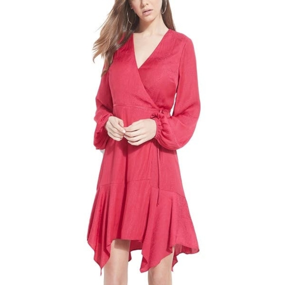 Nwt guess wrap dress in cherry size small - Picture 4 of 5